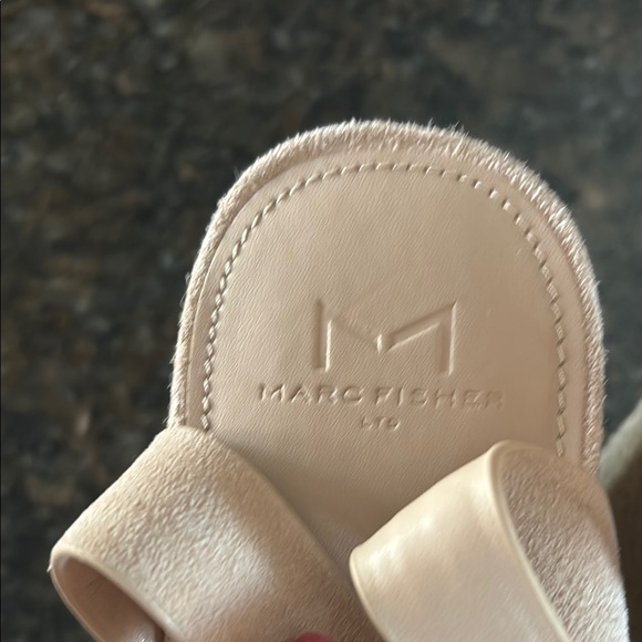 New Marc Fisher Cream Platform Sandals with Block Heel leather 9.5 - Picture 4 of 4